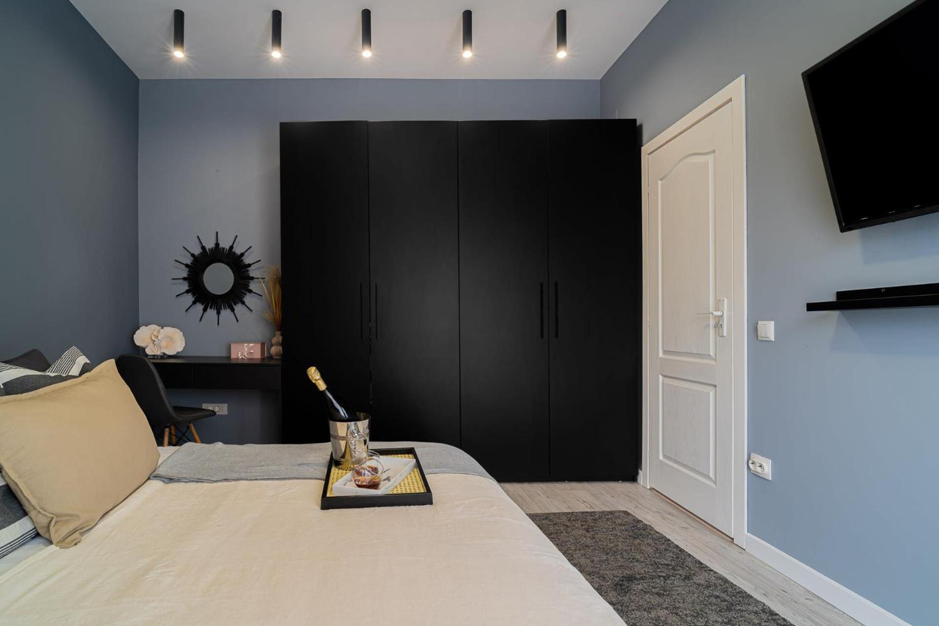 Chic Black & White 2Br Retreat On Dambovitei Bukarest Exterior foto