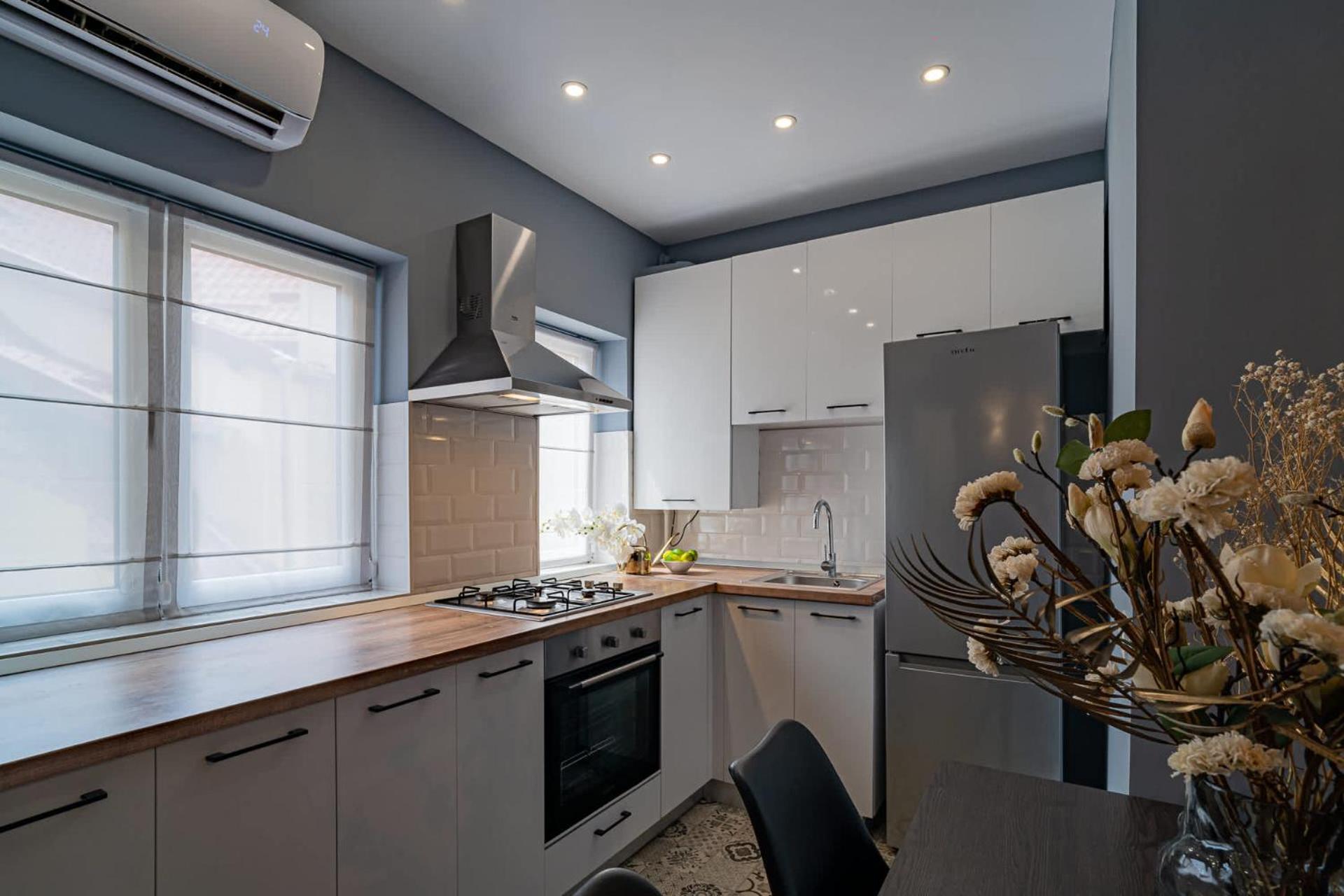 Chic Black & White 2Br Retreat On Dambovitei Bukarest Exterior foto